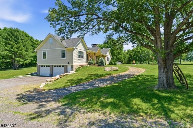 8 Strong Ln, Sandyston Twp., NJ 07827