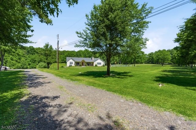 8 Strong Ln, Sandyston Twp., NJ 07827