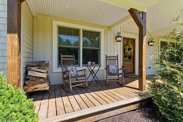 8 Strong Ln, Sandyston Twp., NJ 07827