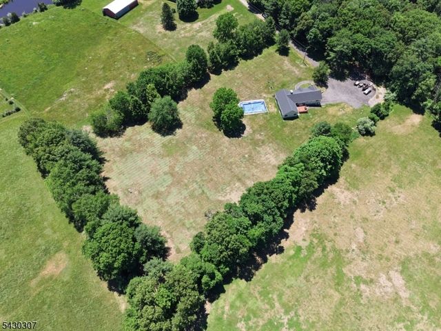 8 Strong Ln, Sandyston Twp., NJ 07827