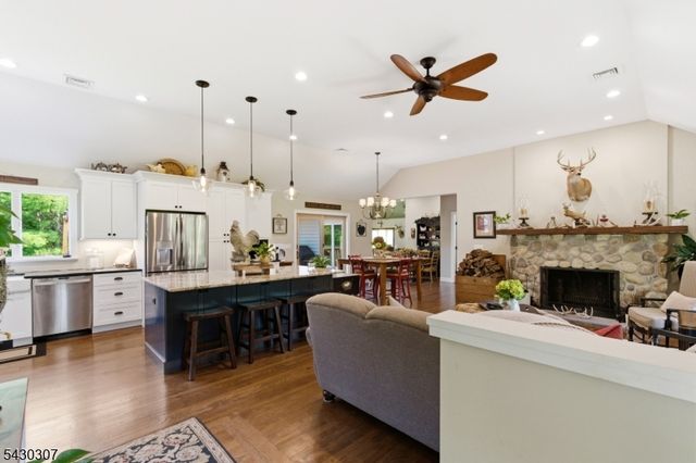 8 Strong Ln, Sandyston Twp., NJ 07827