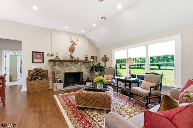 8 Strong Ln, Sandyston Twp., NJ 07827