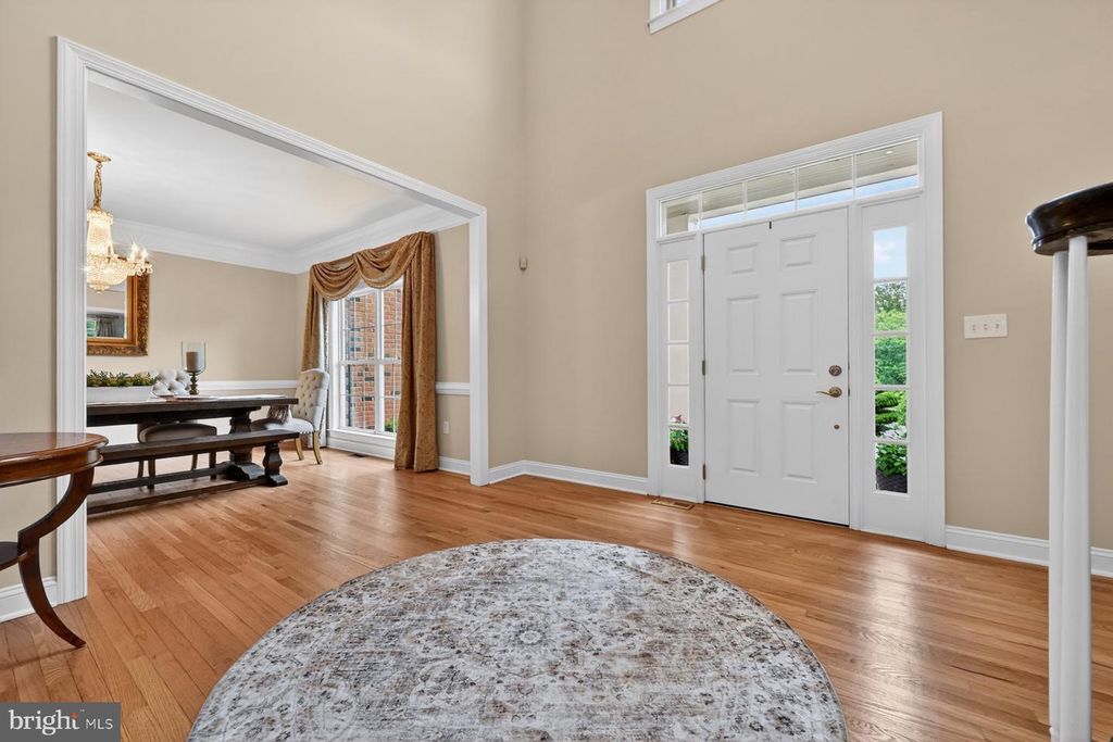 Image 11 of property listing at 9 SEWALL CT, Edgewater, MD 21037