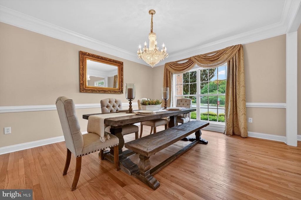 Image 13 of property listing at 9 SEWALL CT, Edgewater, MD 21037