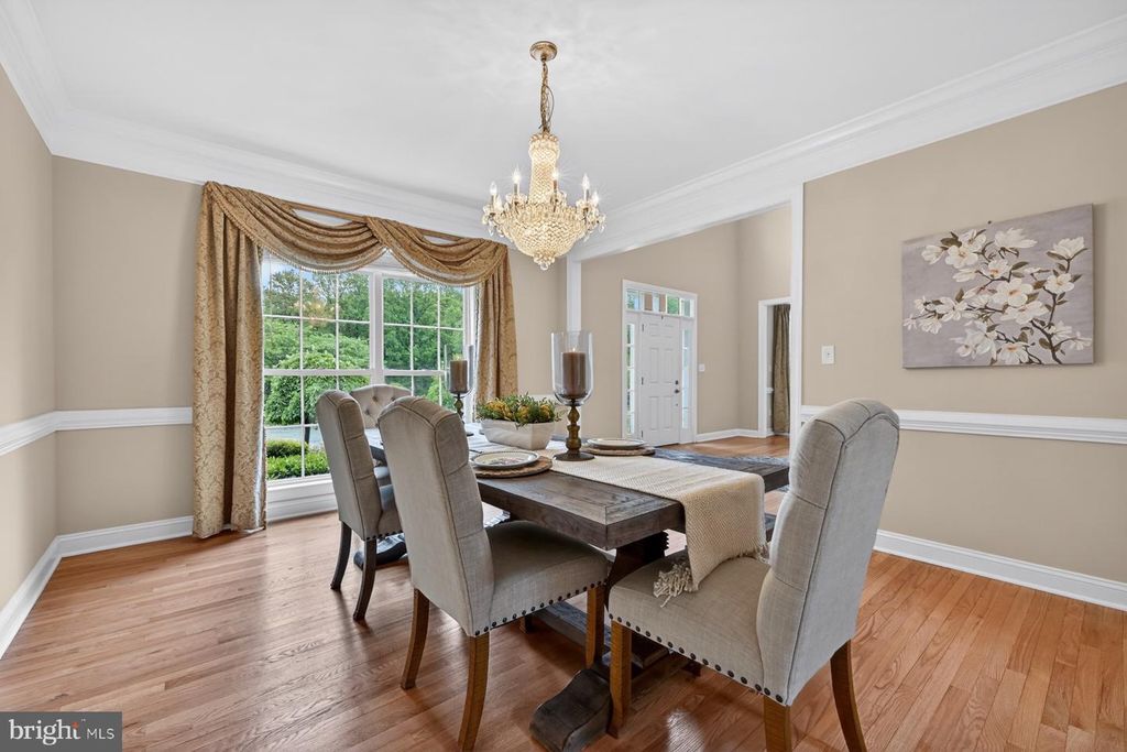 Image 15 of property listing at 9 SEWALL CT, Edgewater, MD 21037