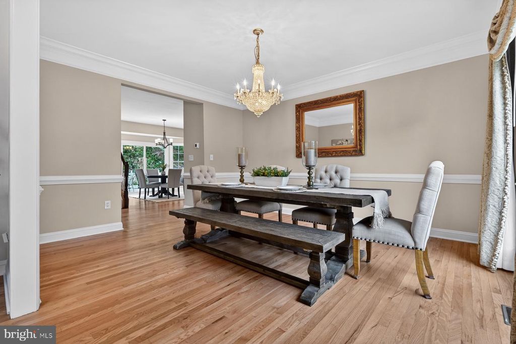 Image 16 of property listing at 9 SEWALL CT, Edgewater, MD 21037