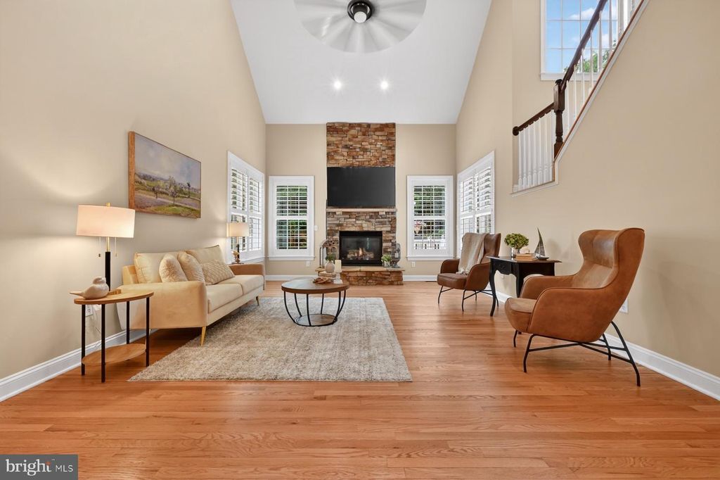 Image 17 of property listing at 9 SEWALL CT, Edgewater, MD 21037