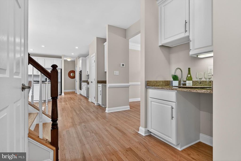 Image 26 of property listing at 9 SEWALL CT, Edgewater, MD 21037