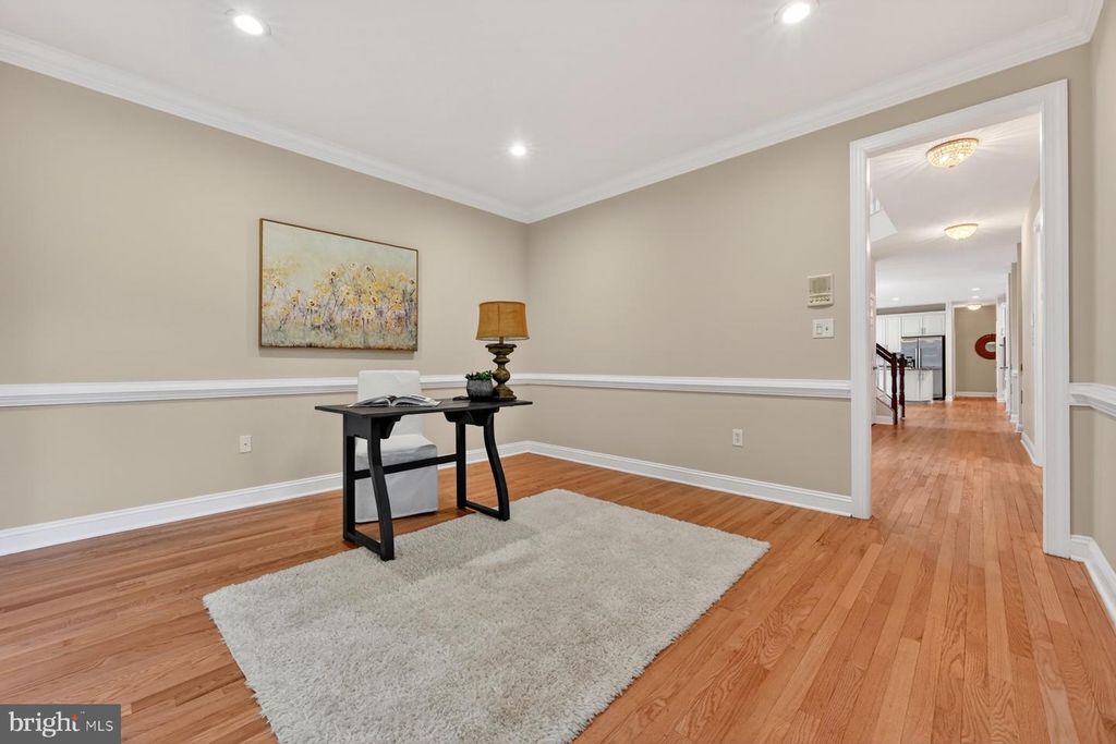 Image 40 of property listing at 9 SEWALL CT, Edgewater, MD 21037