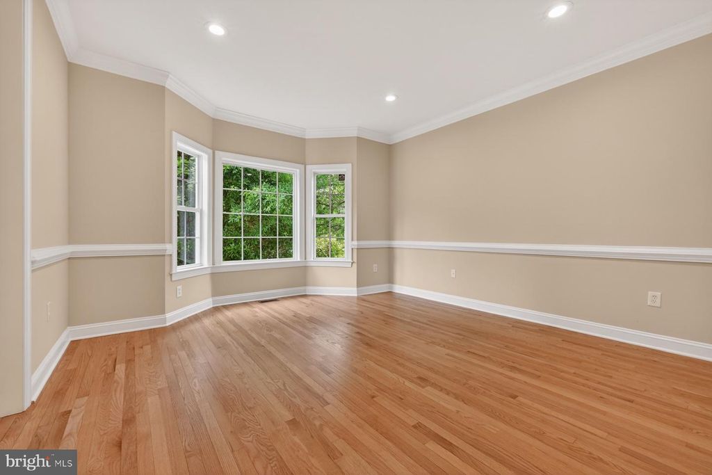 Image 43 of property listing at 9 SEWALL CT, Edgewater, MD 21037