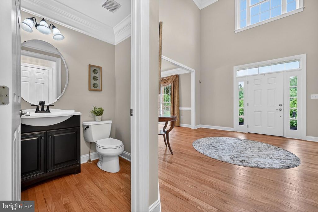 Image 45 of property listing at 9 SEWALL CT, Edgewater, MD 21037