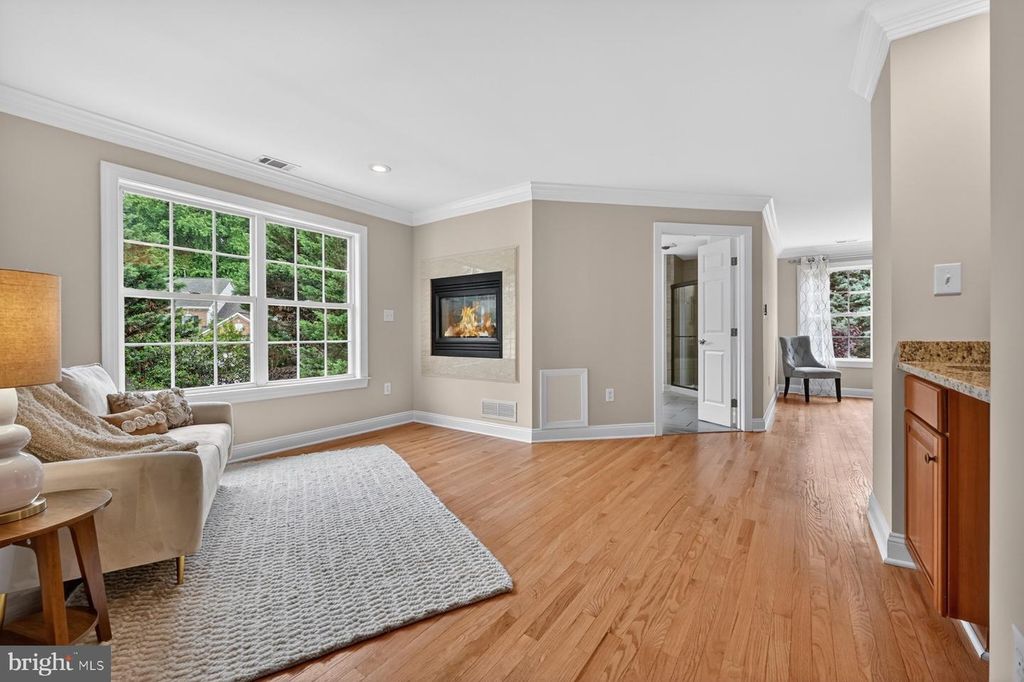 Image 51 of property listing at 9 SEWALL CT, Edgewater, MD 21037