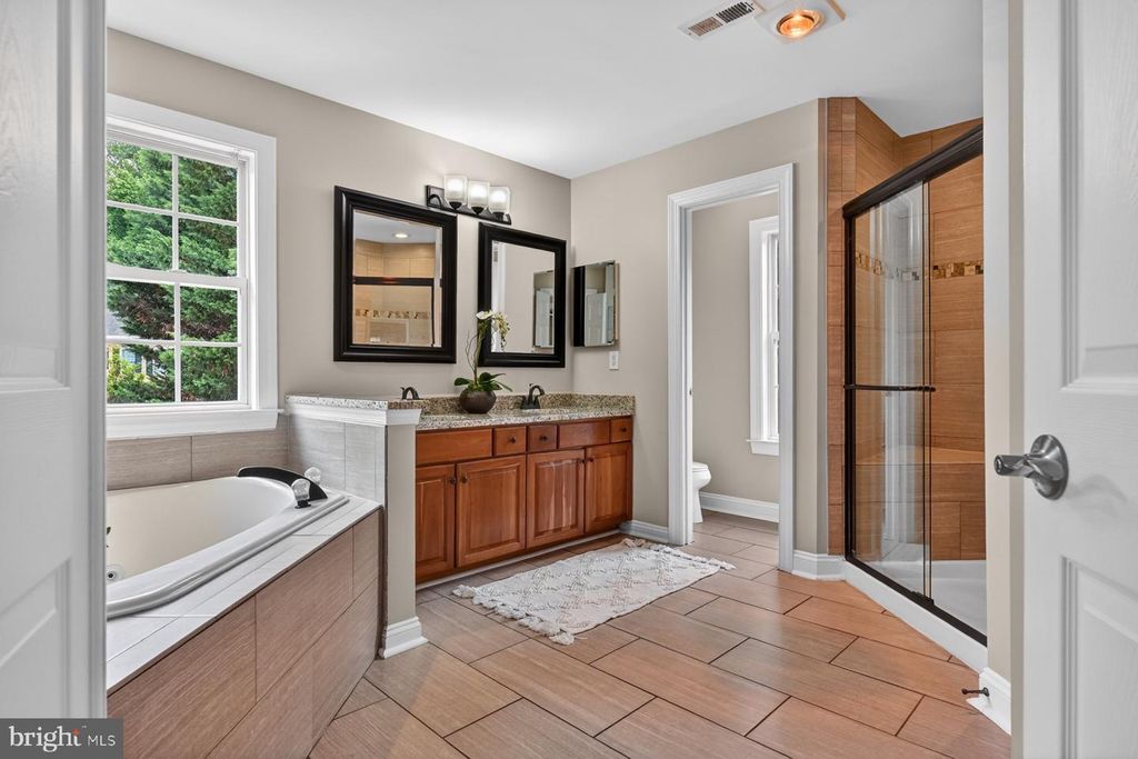 Image 54 of property listing at 9 SEWALL CT, Edgewater, MD 21037