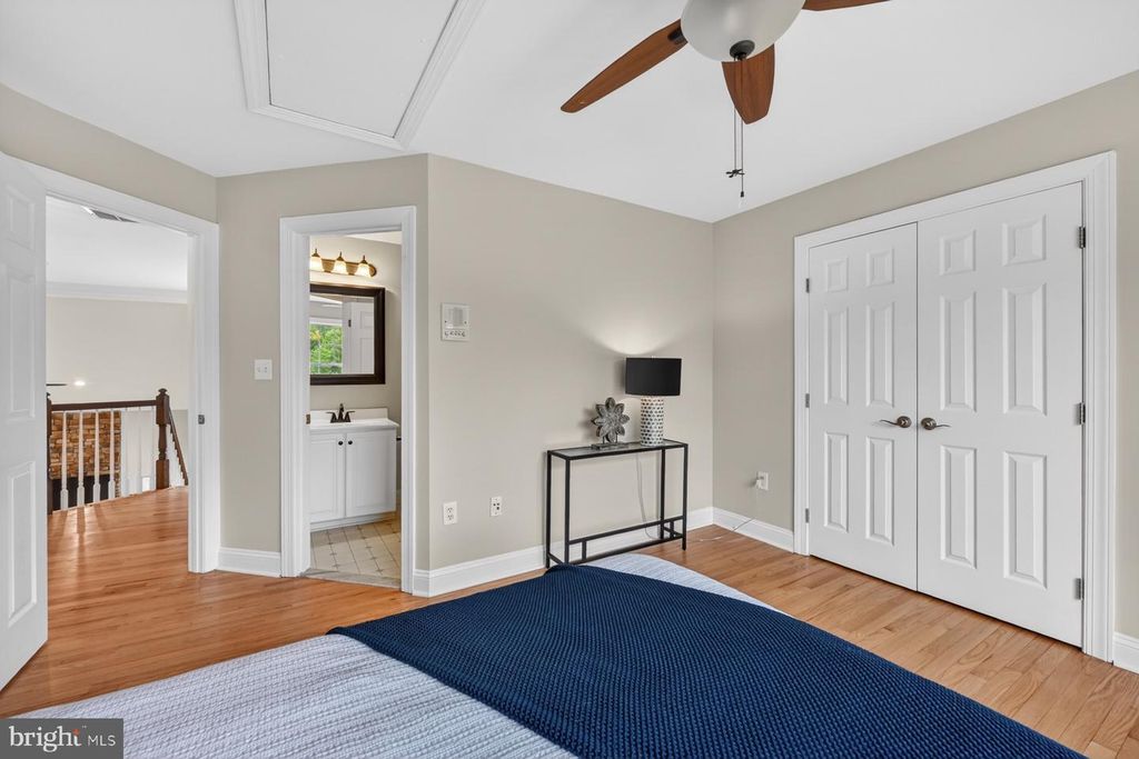 Image 63 of property listing at 9 SEWALL CT, Edgewater, MD 21037