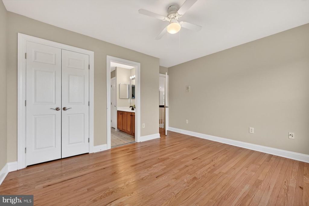 Image 65 of property listing at 9 SEWALL CT, Edgewater, MD 21037