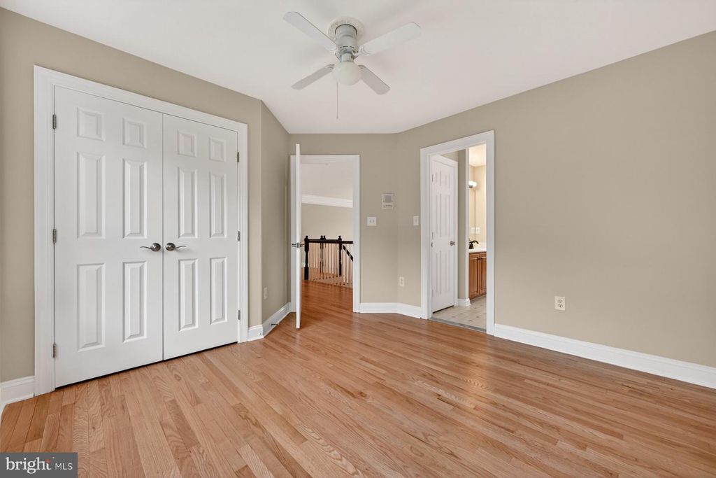 Image 70 of property listing at 9 SEWALL CT, Edgewater, MD 21037