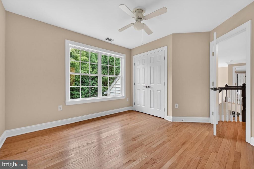 Image 72 of property listing at 9 SEWALL CT, Edgewater, MD 21037