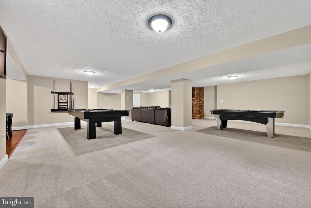 Image 79 of property listing at 9 SEWALL CT, Edgewater, MD 21037