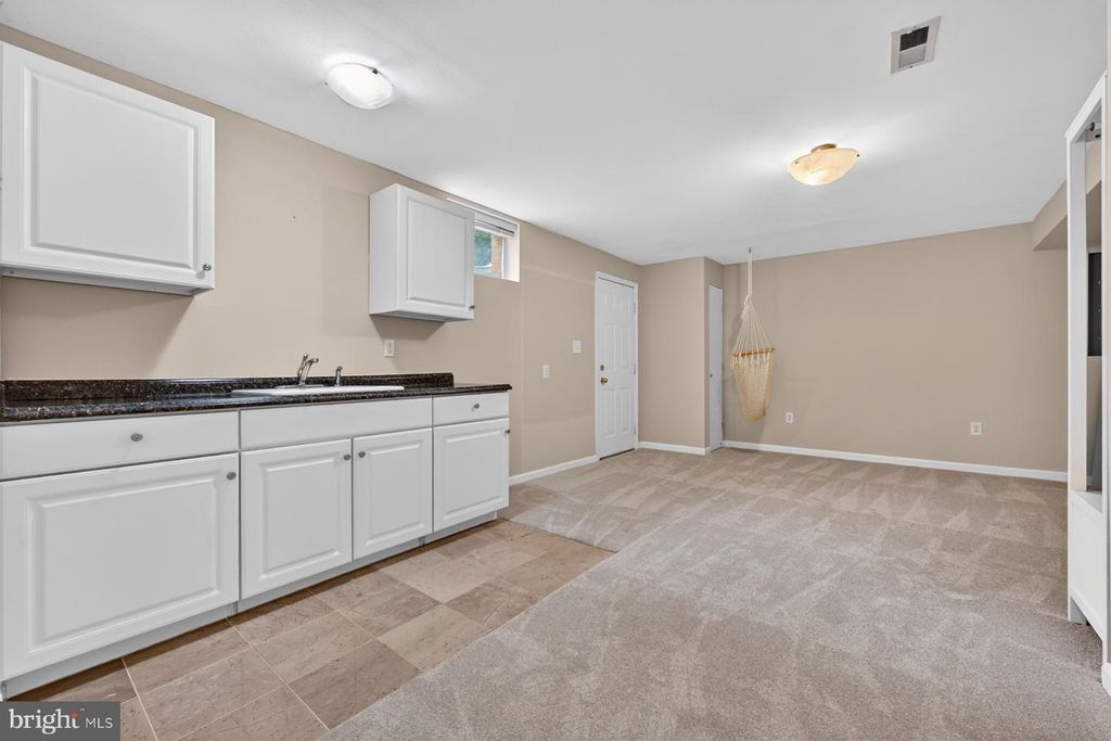 Image 83 of property listing at 9 SEWALL CT, Edgewater, MD 21037