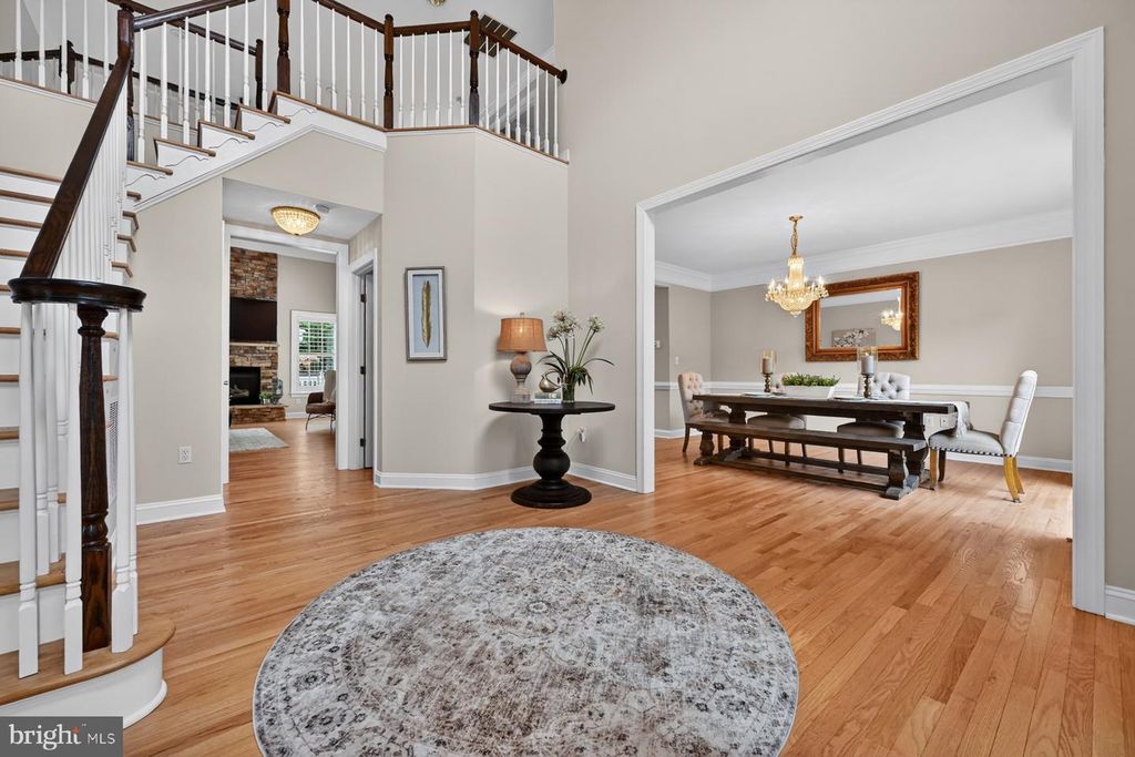Image 9 of property listing at 9 SEWALL CT, Edgewater, MD 21037