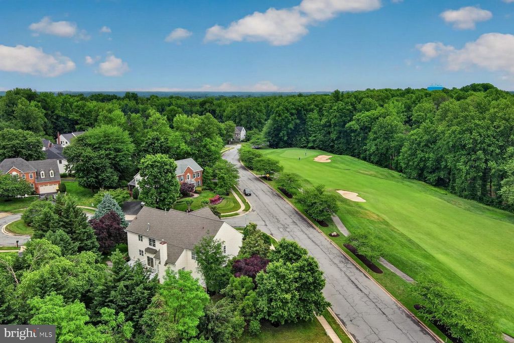 Image 90 of property listing at 9 SEWALL CT, Edgewater, MD 21037