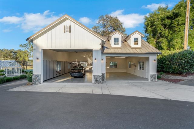 2905 Virginiatown Rd, Lincoln, CA 95648