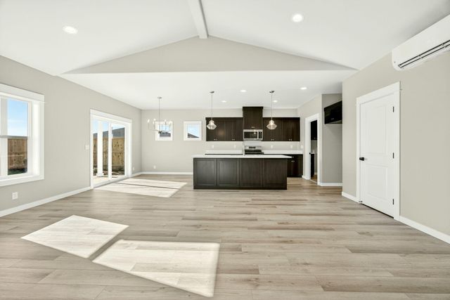 3758 Carlin Drive, Medford, OR 97504