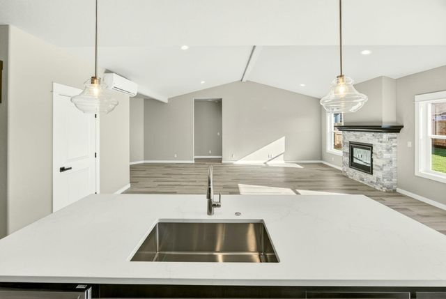 3758 Carlin Drive, Medford, OR 97504