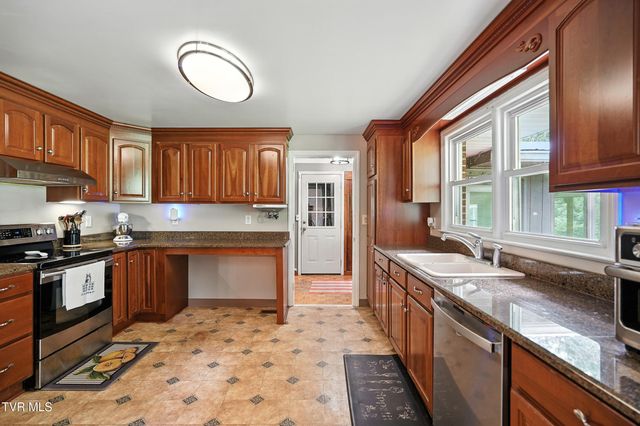 2684 South Highway 81, Jonesborough, TN 37659