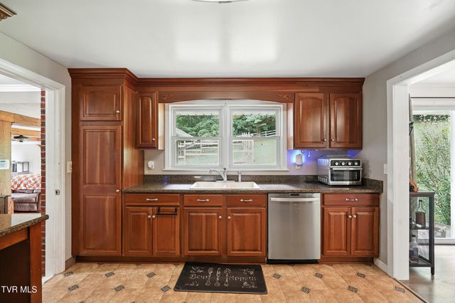 2684 South Highway 81, Jonesborough, TN 37659