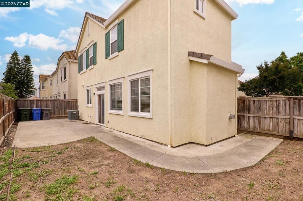 Image 20 of property listing at 962 Mayport Dr, Pittsburg, CA 94565