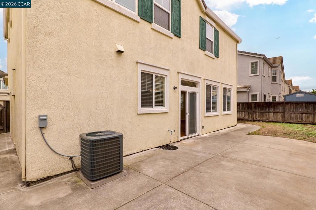 Image 21 of property listing at 962 Mayport Dr, Pittsburg, CA 94565