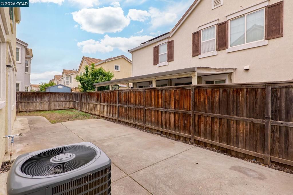 Image 22 of property listing at 962 Mayport Dr, Pittsburg, CA 94565