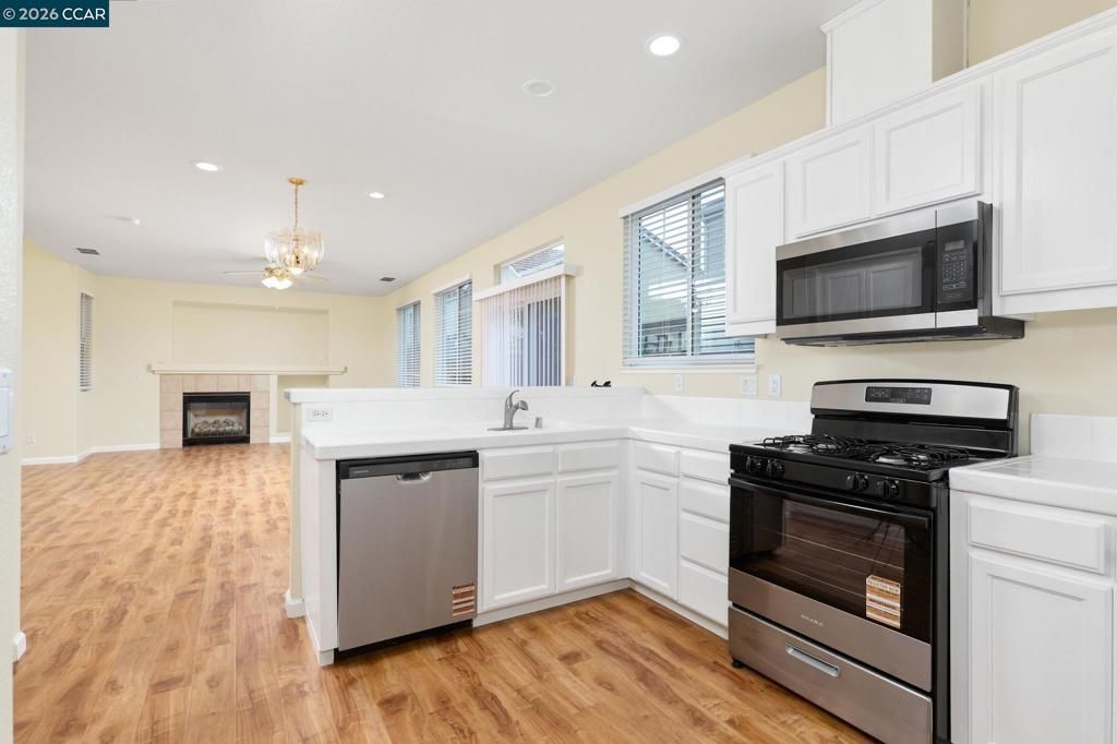 Image 4 of property listing at 962 Mayport Dr, Pittsburg, CA 94565