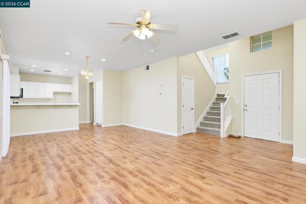 Image 8 of property listing at 962 Mayport Dr, Pittsburg, CA 94565