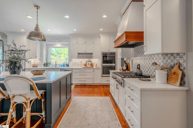 301 Rivercrest Drive, Taylors, SC 29687