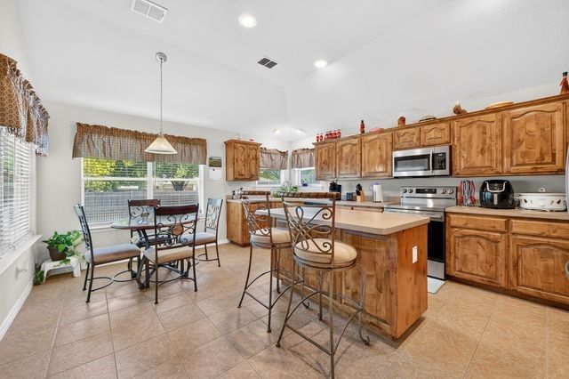 804 Bur Oak Drive, Burleson, TX 76028