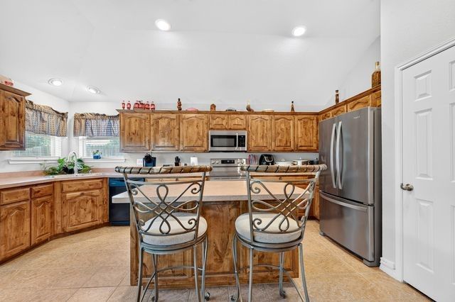804 Bur Oak Drive, Burleson, TX 76028