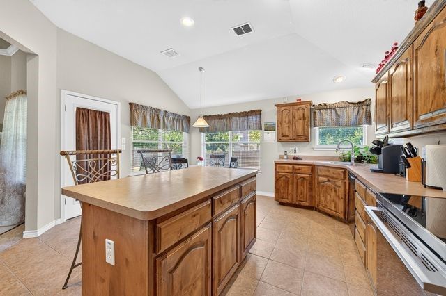 804 Bur Oak Drive, Burleson, TX 76028