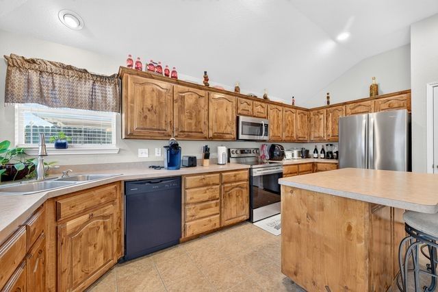 804 Bur Oak Drive, Burleson, TX 76028