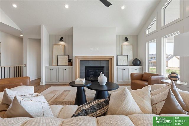 3651 S 218 Avenue, Elkhorn, NE 68022