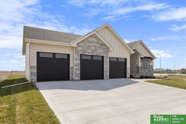 3651 S 218 Avenue, Elkhorn, NE 68022