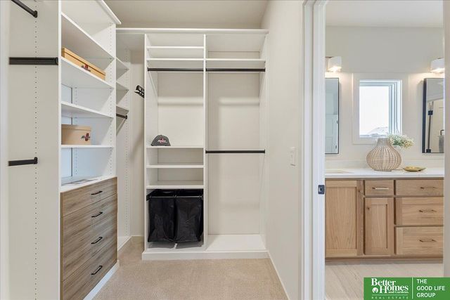 3651 S 218 Avenue, Elkhorn, NE 68022