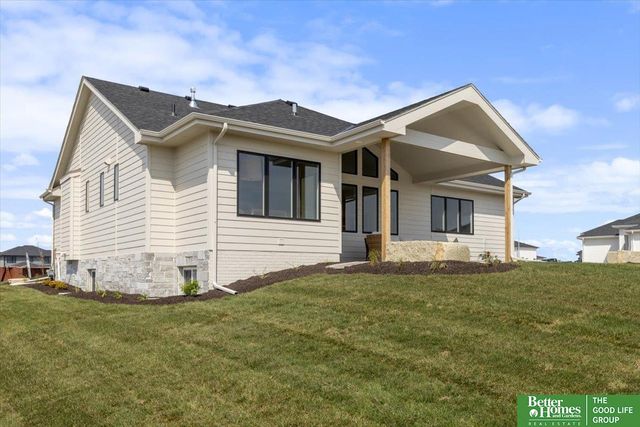 3651 S 218 Avenue, Elkhorn, NE 68022