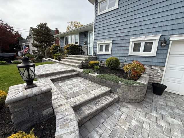 126 Henry Street, Massapequa, NY 11758