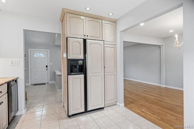 126 Henry Street, Massapequa, NY 11758