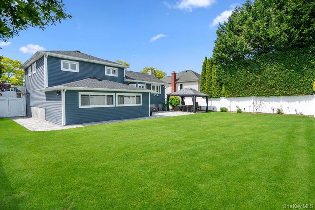 126 Henry Street, Massapequa, NY 11758