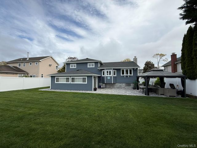 126 Henry Street, Massapequa, NY 11758