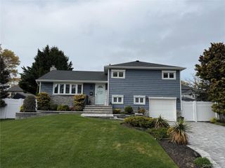 126 Henry Street, Massapequa, NY 11758