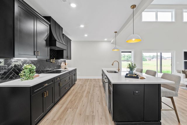 2108 Chivalry Way, Clarksville, TN 37040
